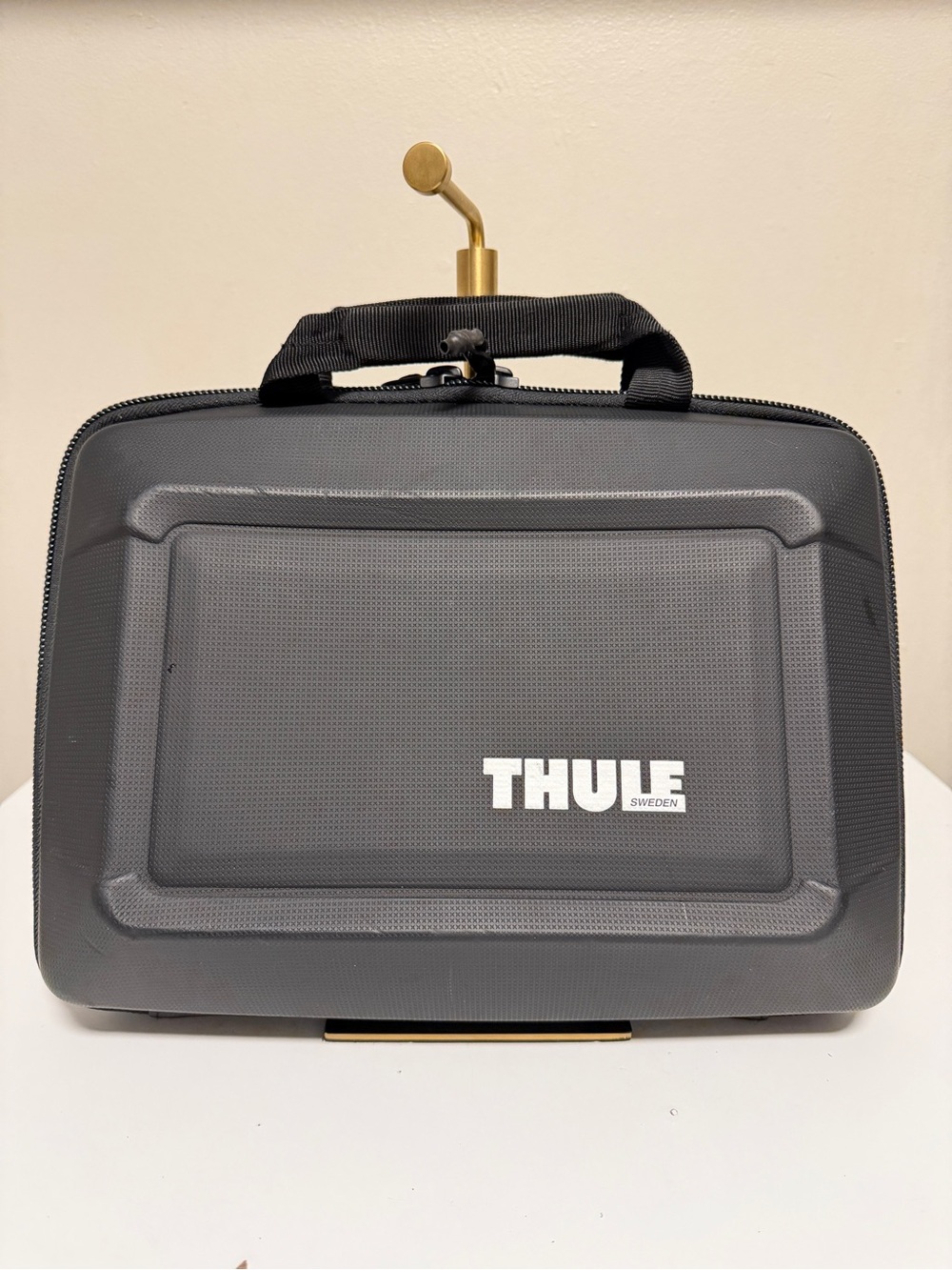 Thule Padded Zippered Bag Case Black.  13 Inches Computers